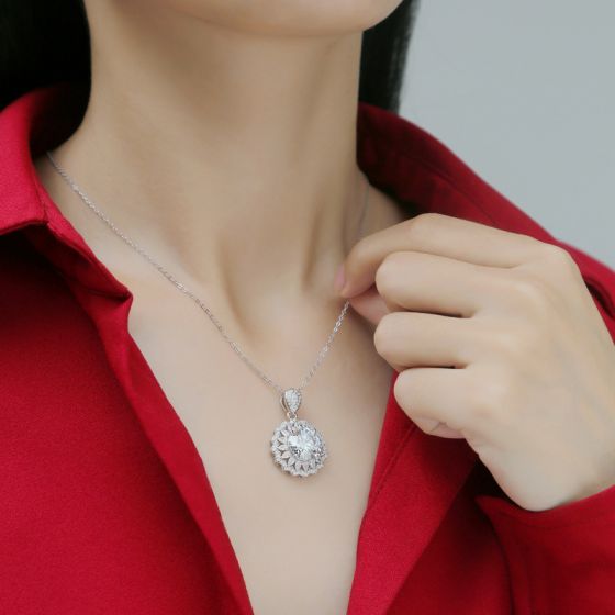 woman wearing eternal radiance moissanite necklace